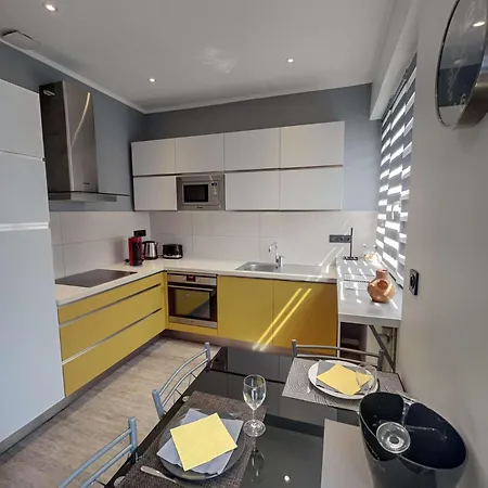 Zen Avec Jacuzzi, Sauna Et Cuisine Equipee - Centre Apartamento *